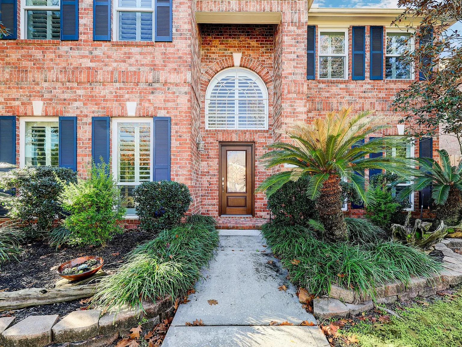 4 bed, 3.5 bath, 4041 sqft, $4,600 — Photo 4