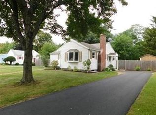 34 Jonquil Dr, Springfield, MA 01119