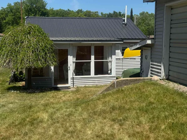 6579 Sawmill Rd, Harrison, MI 48625