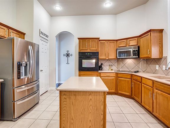 4th image of 6425 Orange Blossom Dr