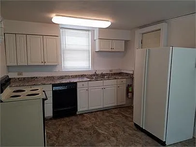 810 W 25th St