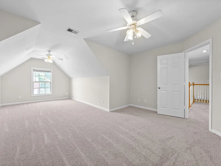 Spacious Bonus Room