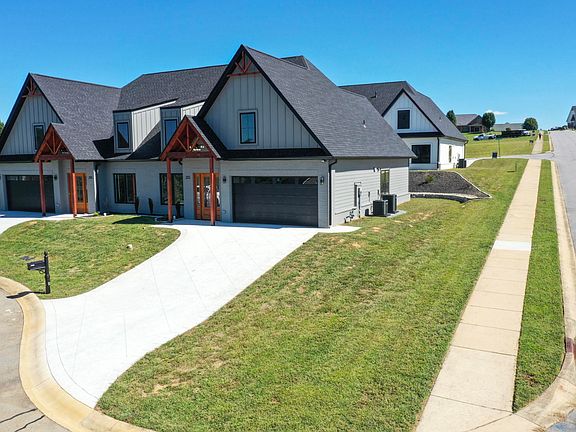2nd image of 2332 Sydney Ct