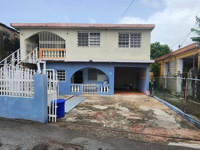 76 La Milagrosa Bo Palmas Cucharillas, Catano, PR, 00962