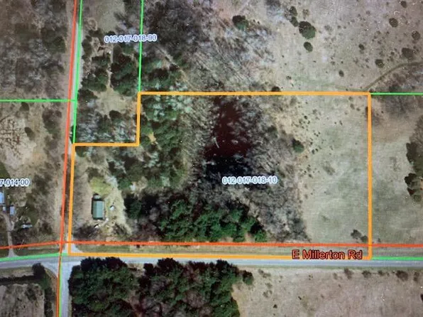 6010 E Millerton Rd, Fountain, MI 49410