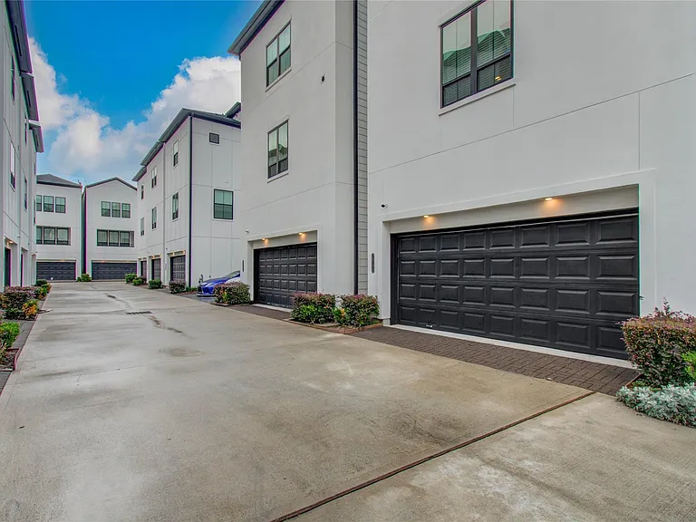 2810 Grand Fountains Dr #B — Photo 44