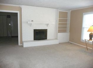 103 E Southglen Dr, Terre Haute, IN 47802