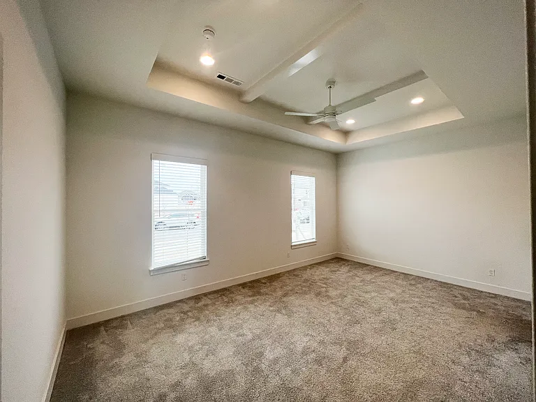 6304 Luna Ln — Photo 9