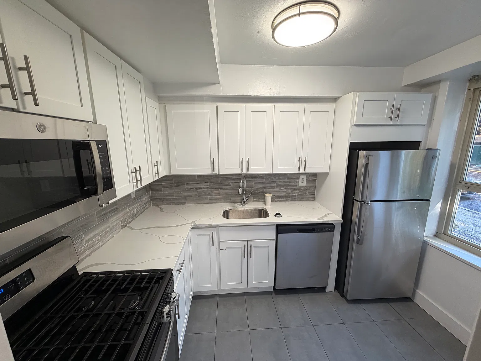 186th Ln, Fresh Meadows — Photo 2
