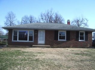 20 Blackberry Dr, Saint Charles, MO 63301