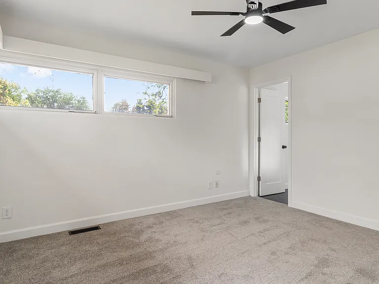 3544 Tulip Dr — Photo 36