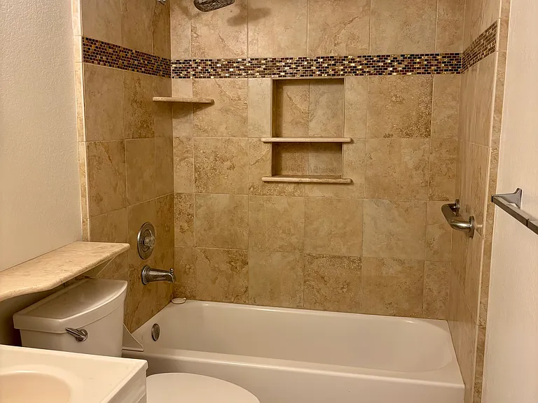 2400 Marty Ct — Photo 5