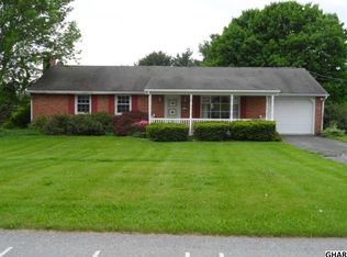 4 Lakeview Dr, Spring Grove, PA 17362