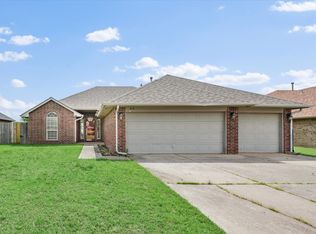 616 Garrison Ln, Yukon, OK 73099