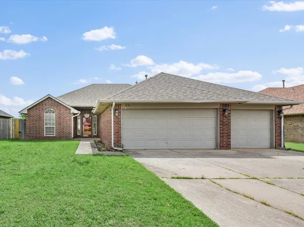 616 Garrison Ln, Yukon, OK 73099