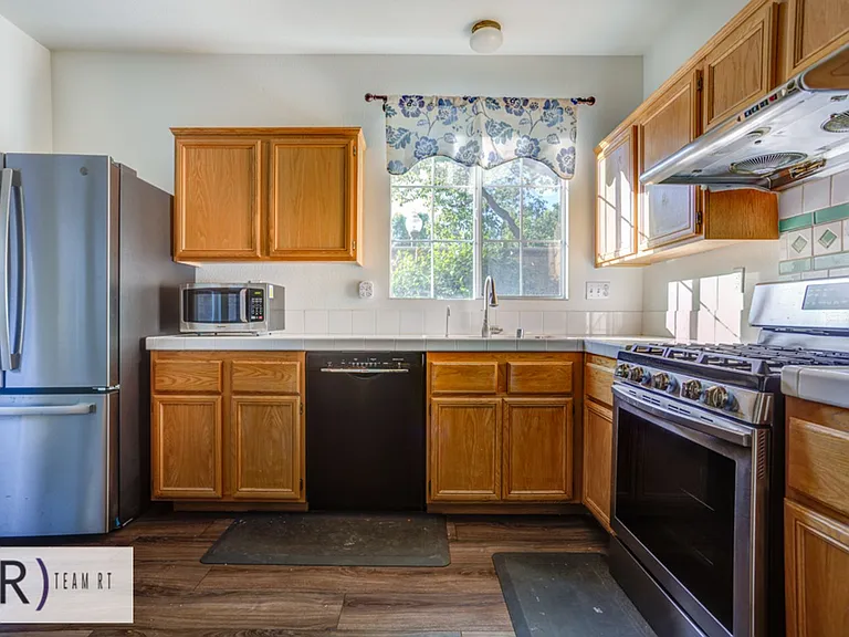 15984 Paul Ct — Photo 13