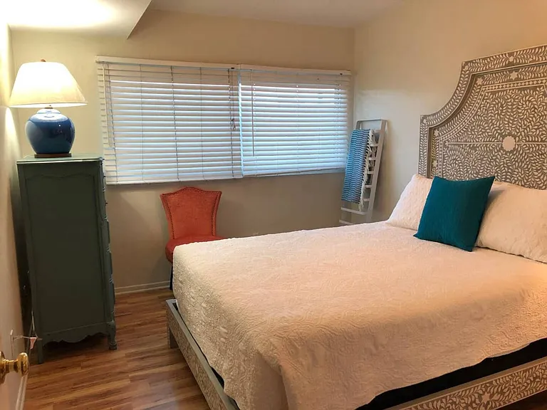 2055 Albatross St — Photo 38