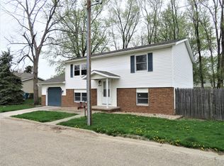 203 N Poland St, Heyworth, IL 61745