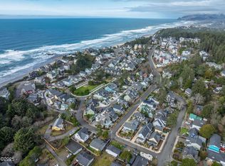 580 SW 28th St, Lincoln City, OR 97367
