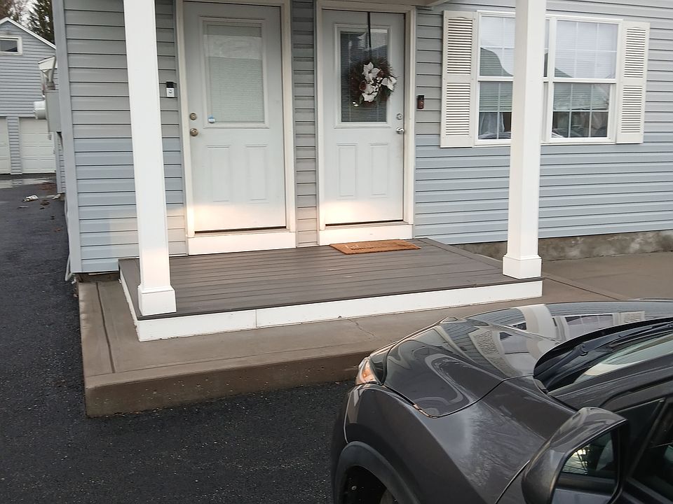 1st image of 5775 Crabtree Ln #1