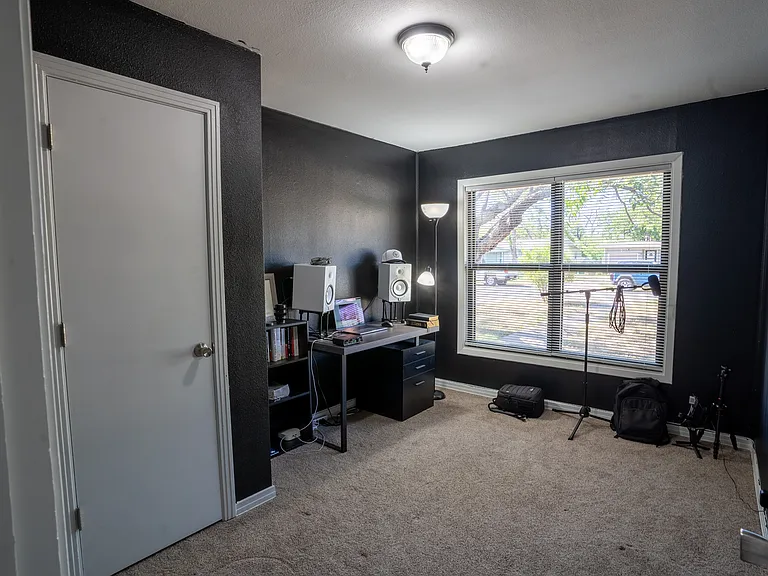 311 Iris St — Photo 6