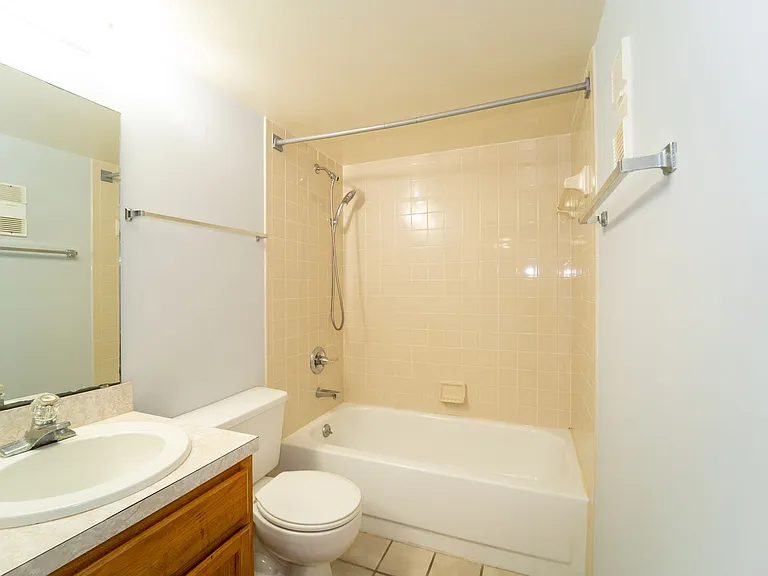 23 Catalonia Ct — Photo 8