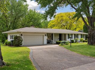 2509 W 95th St, Bloomington, MN 55431