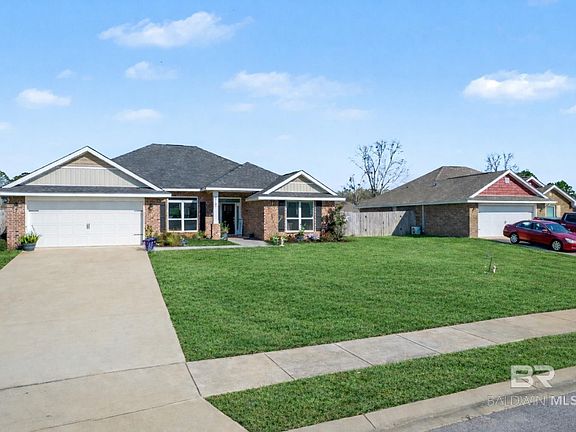 3rd image of 23121 Ridgewood Dr