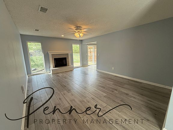 2nd image of 707 NE Swann Cir