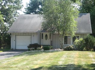 3 Valley Rd, Manalapan, NJ 07726