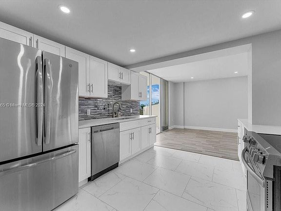 4th image of 11111 Biscayne Blvd #5B