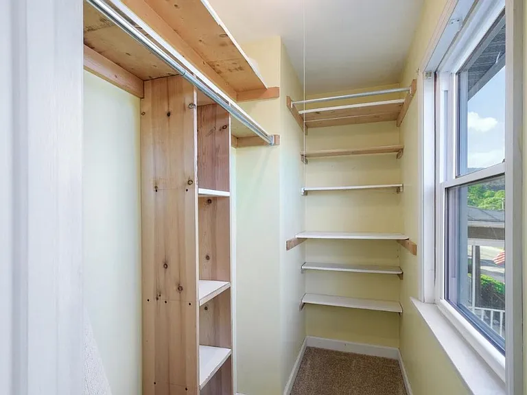 25 N Maple Ave — Photo 14
