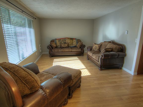 3rd image of 8306 Hawksridge Dr SE