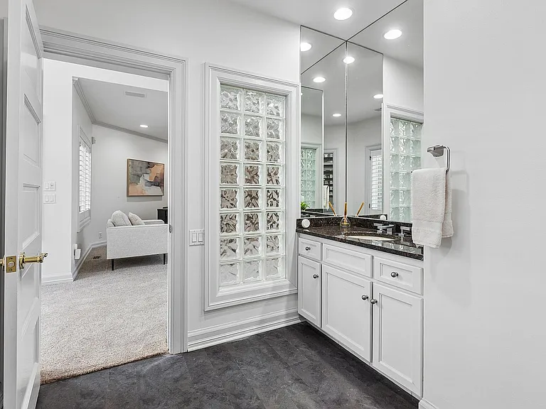 14341 Hamilton St — Photo 39