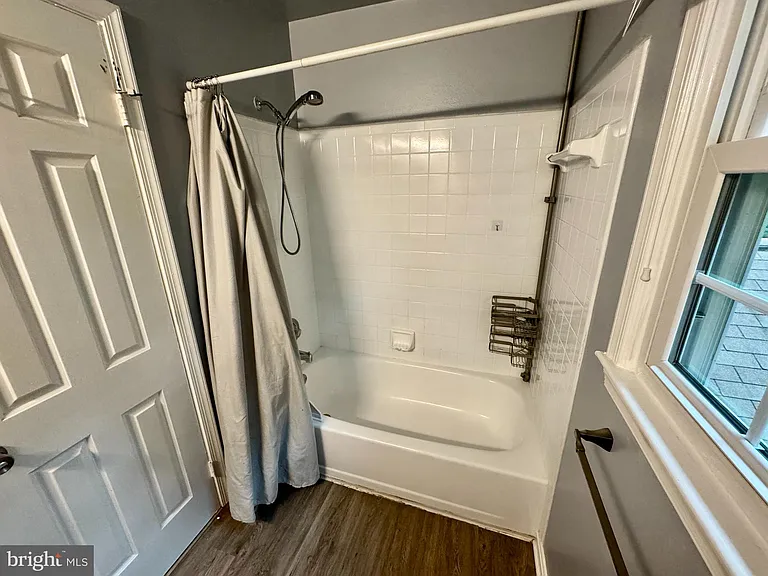 1017 Spain Dr — Photo 24