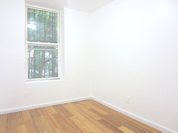 3rd image of 1928 Pacific St #2B