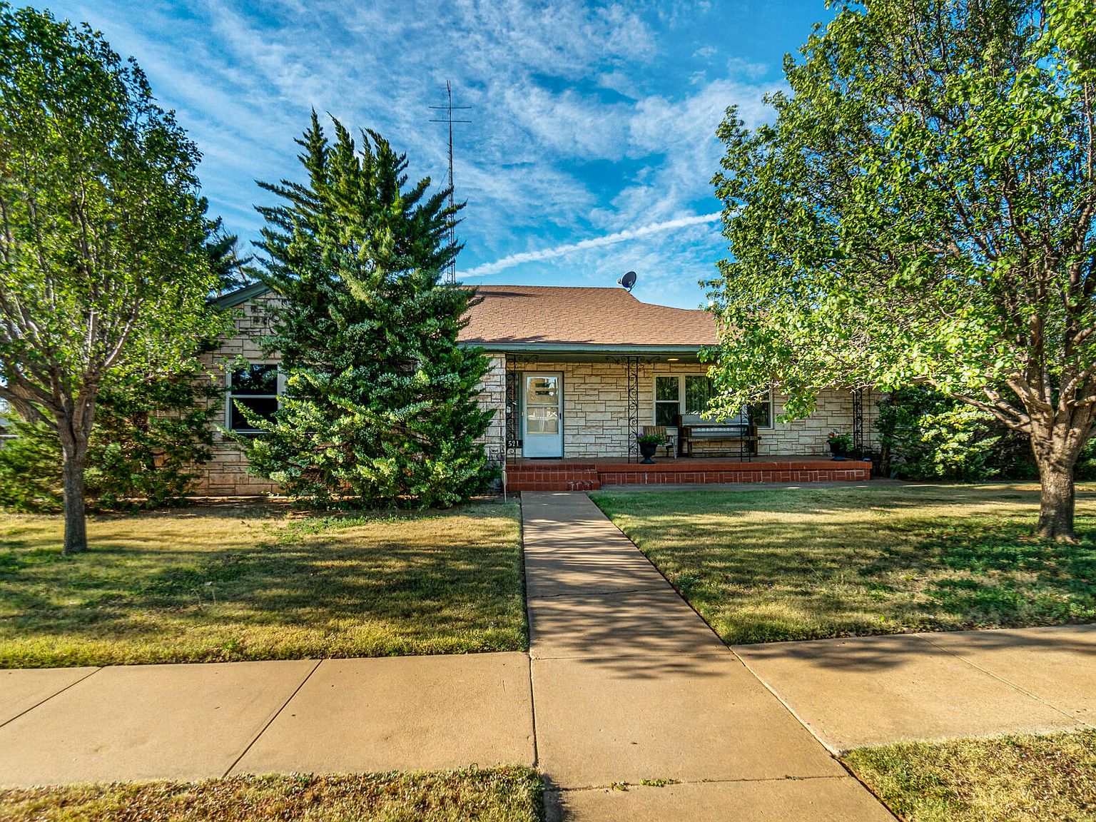 521 W Broadway Ave, Tulia, TX 79088 Zillow