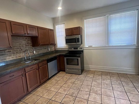 3rd image of 156 W Louther St APT 1