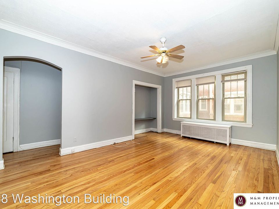 1st image of 464 W Washington Blvd #1N