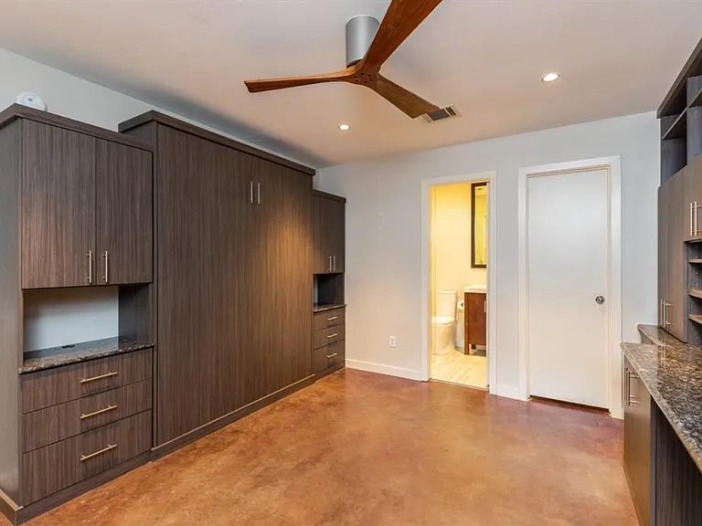 5235 Blossom St — Photo 5