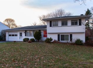 83 Courtly Cir, Rochester, NY 14615