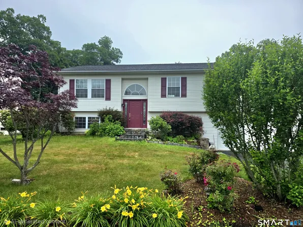5 Oaktree Court, Bethel, CT 06801