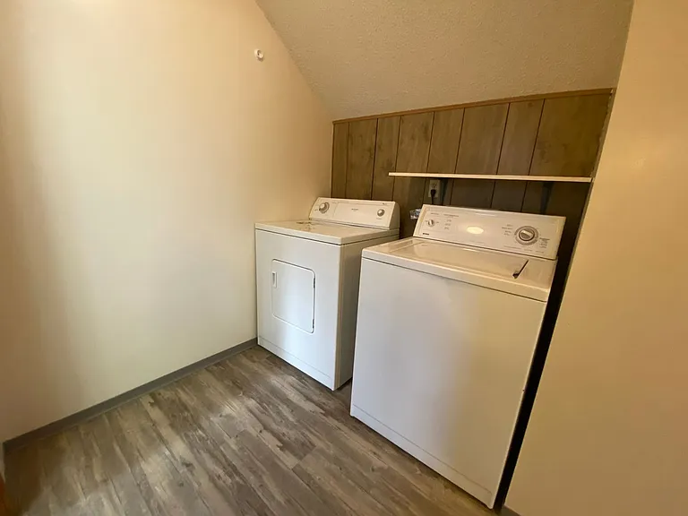 1404 N Brook Ct — Photo 10
