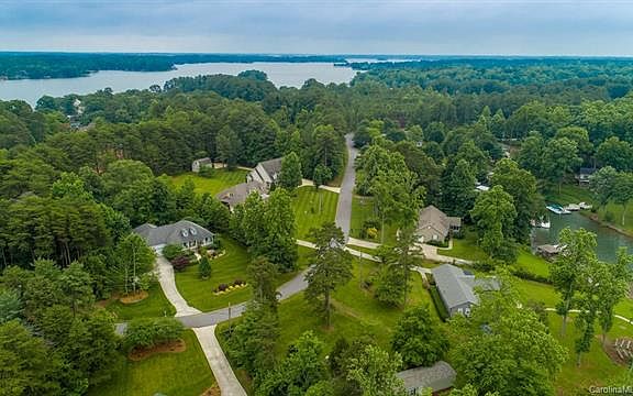 2nd image of 5020 Fox Hollow Dr
