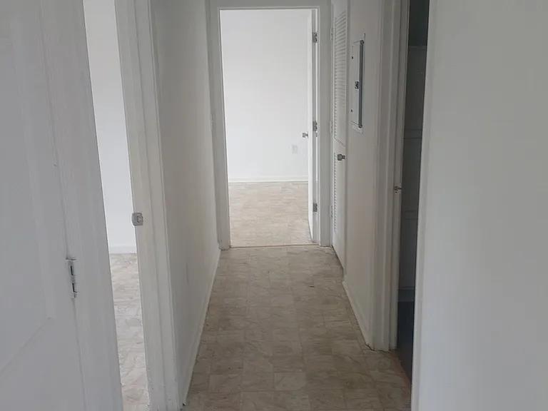 414 S Longstreet Rd E #8 — Photo 2