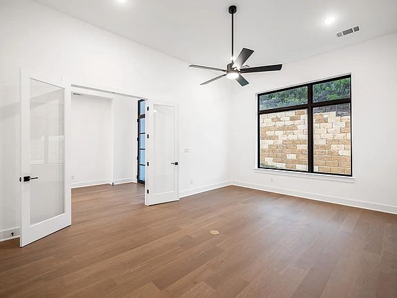 Lynmar IV G Home office