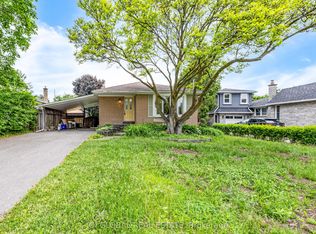 10 Holman Cres, Aurora, ON L4G 1Z9