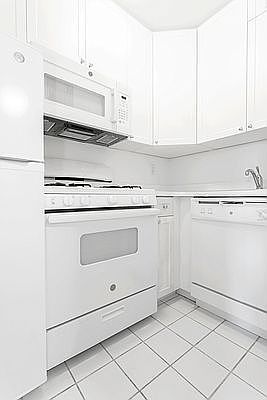 4th image of 25 W 132nd St APT 1G