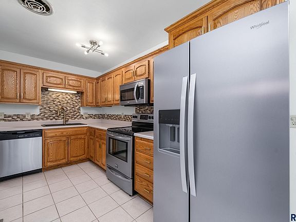 4th image of 1705 S Point Dr