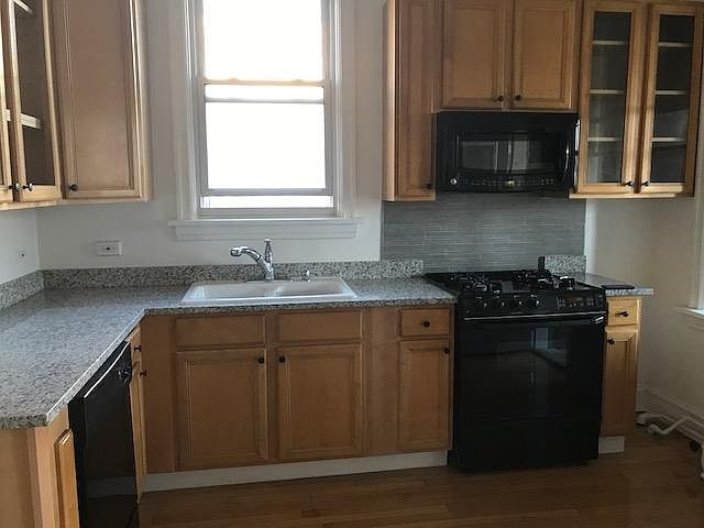 1st image of 3419 W Schubert Ave #2
